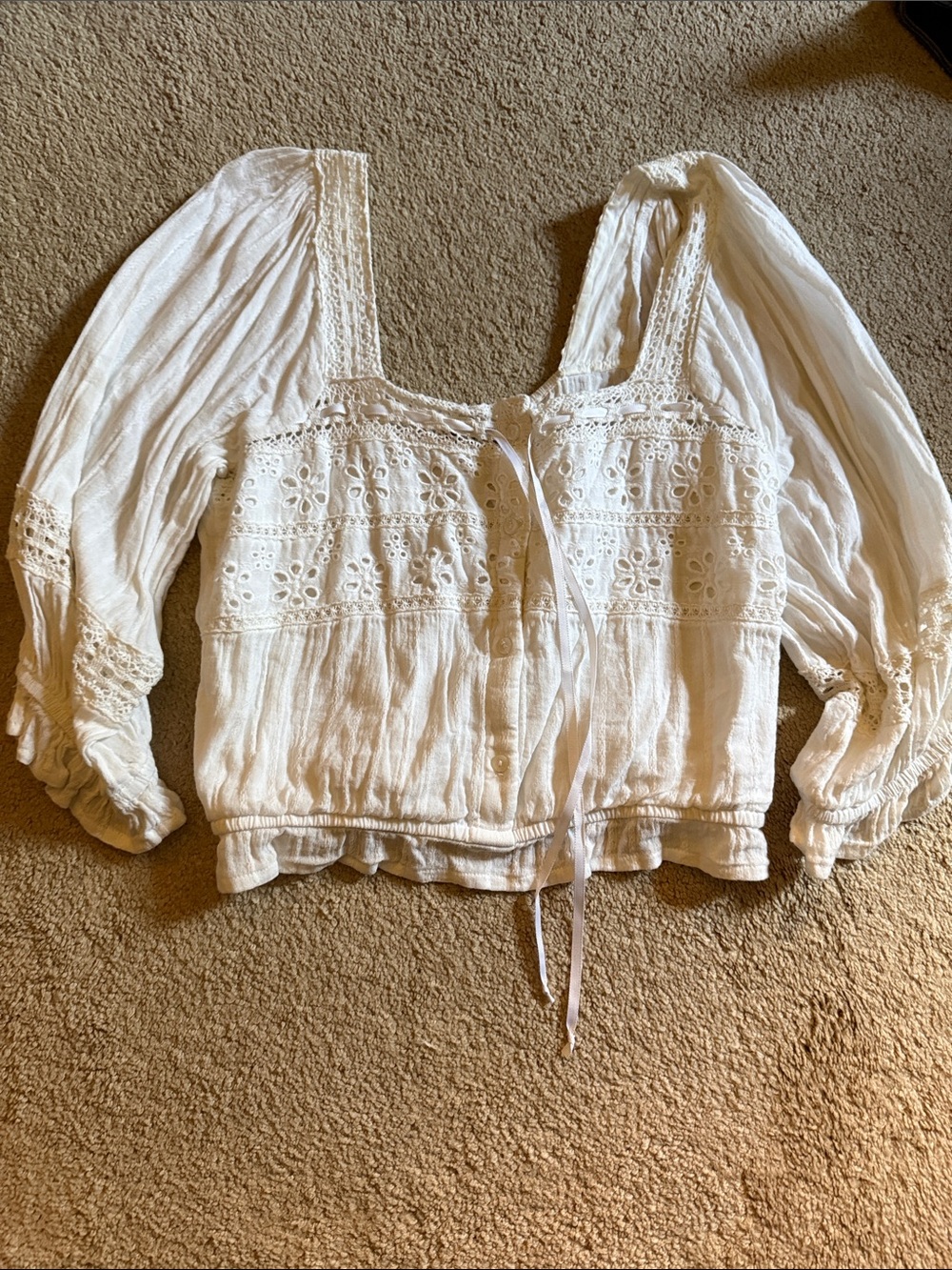 American Eagle Outfitters White Eyelet Peasant Blouse